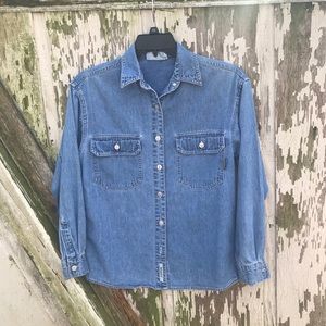Timberland Denim Button Down shirt size Small ❤️